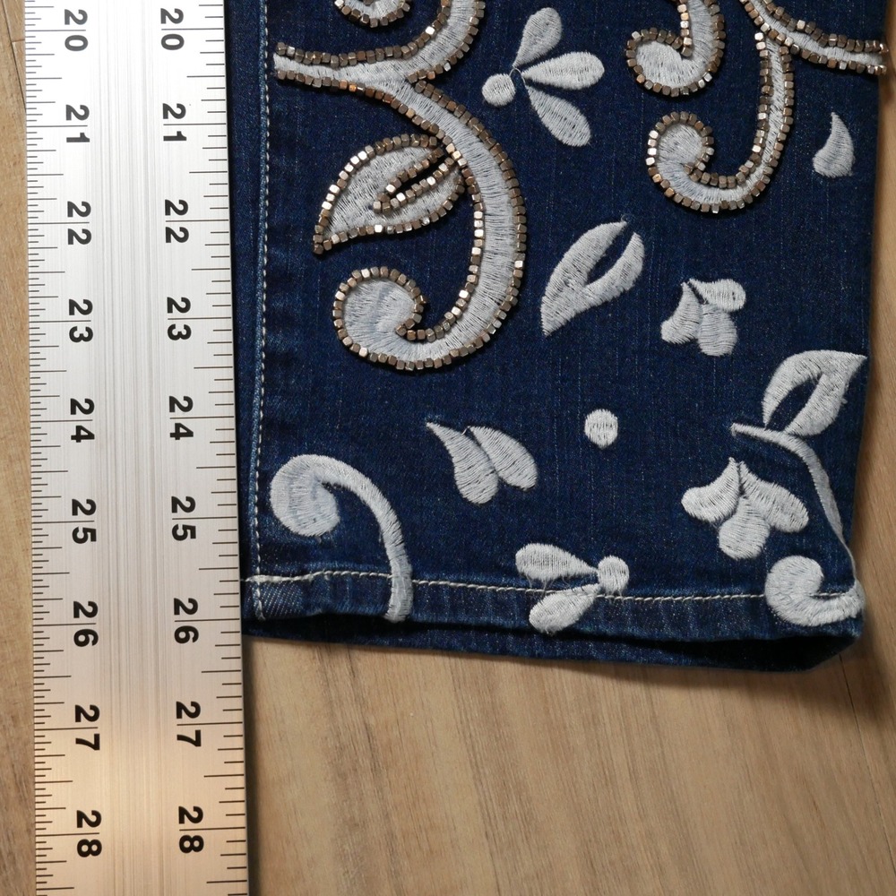 Chicos So Slimming Girlfriend Ankle Jeans Blue Embroidered Beaded Size 2.5 L - Picture 5 of 7